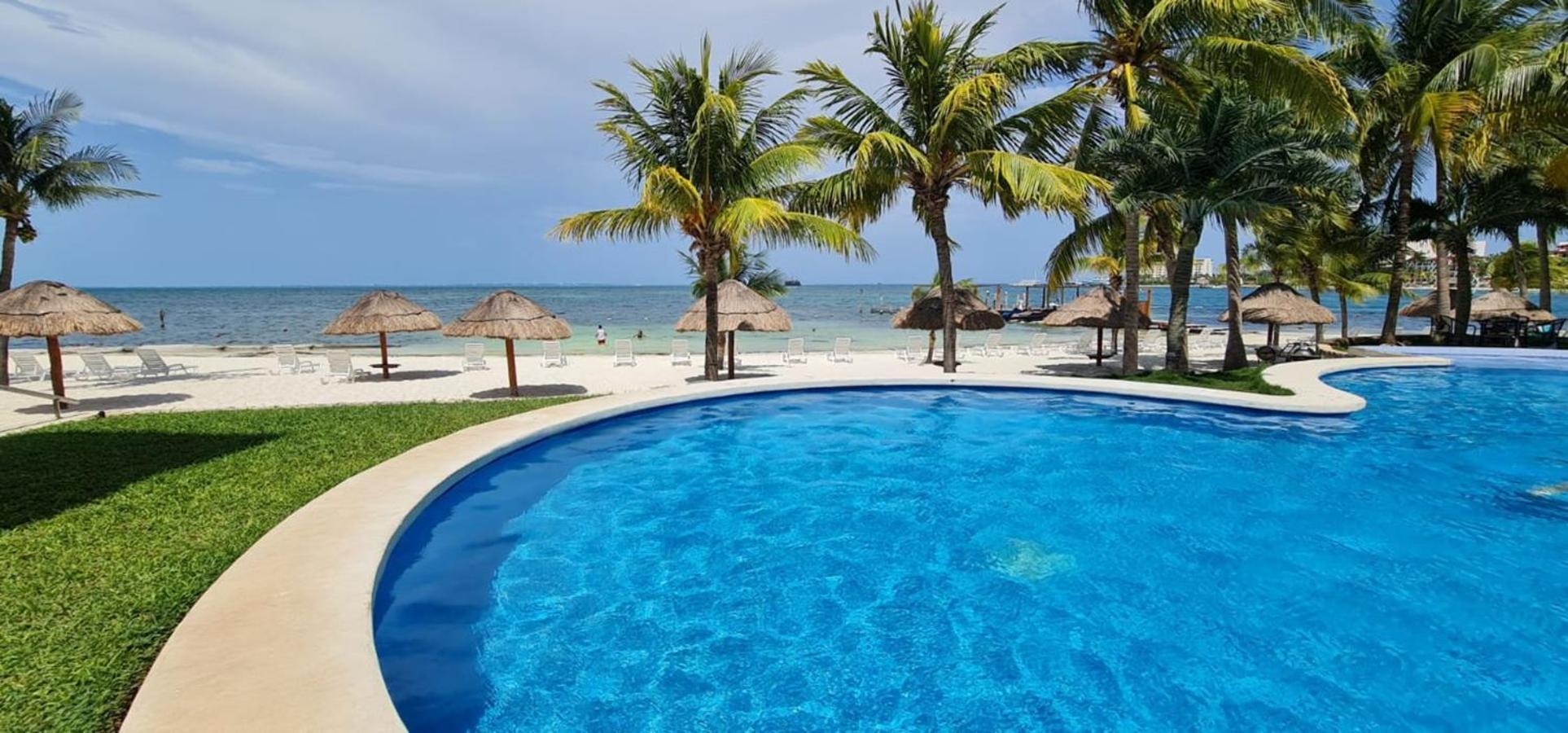 Oceanfront Condo At Unique Location Cancún Extérieur photo